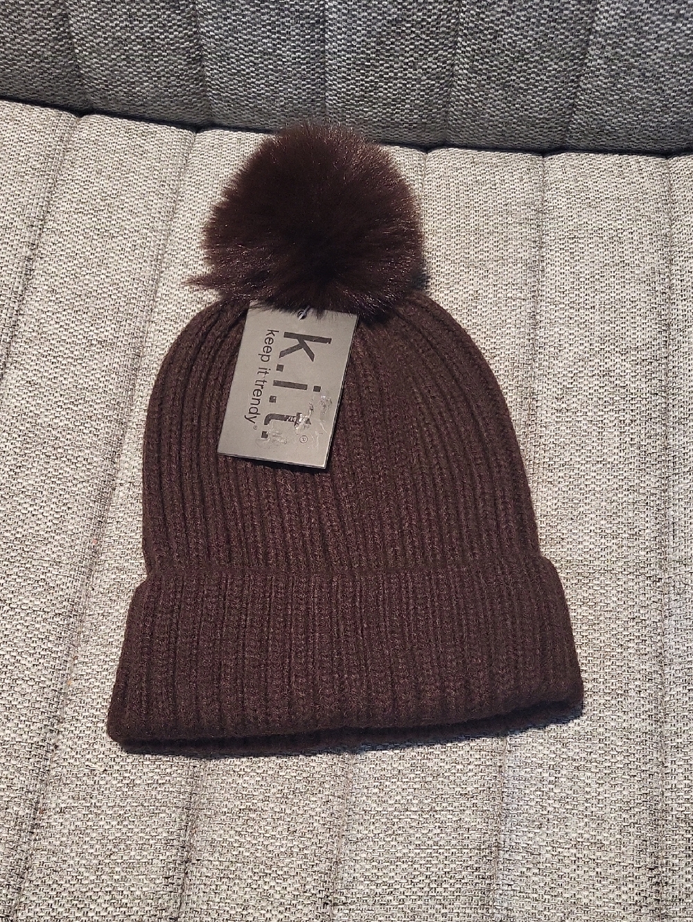 Women's Pom Pom Beanie Hat - Brown
